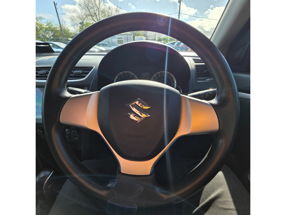 2016 Suzuki Swift - image 23