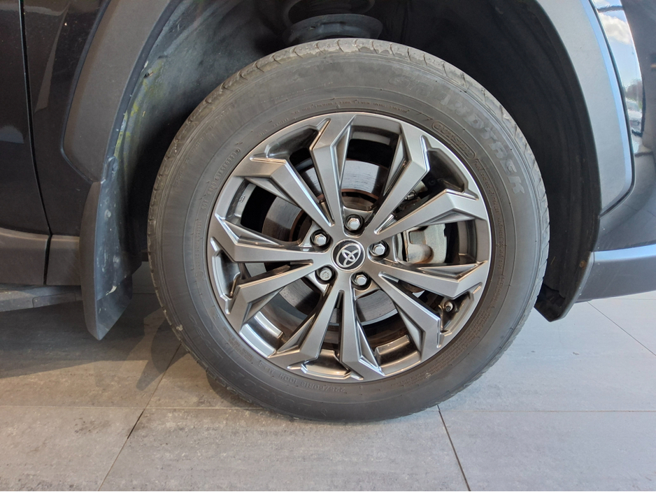 2023 Toyota Rav4 - image 7