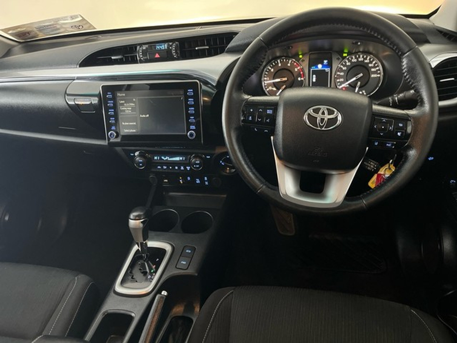 2023 Toyota Hilux - image 9