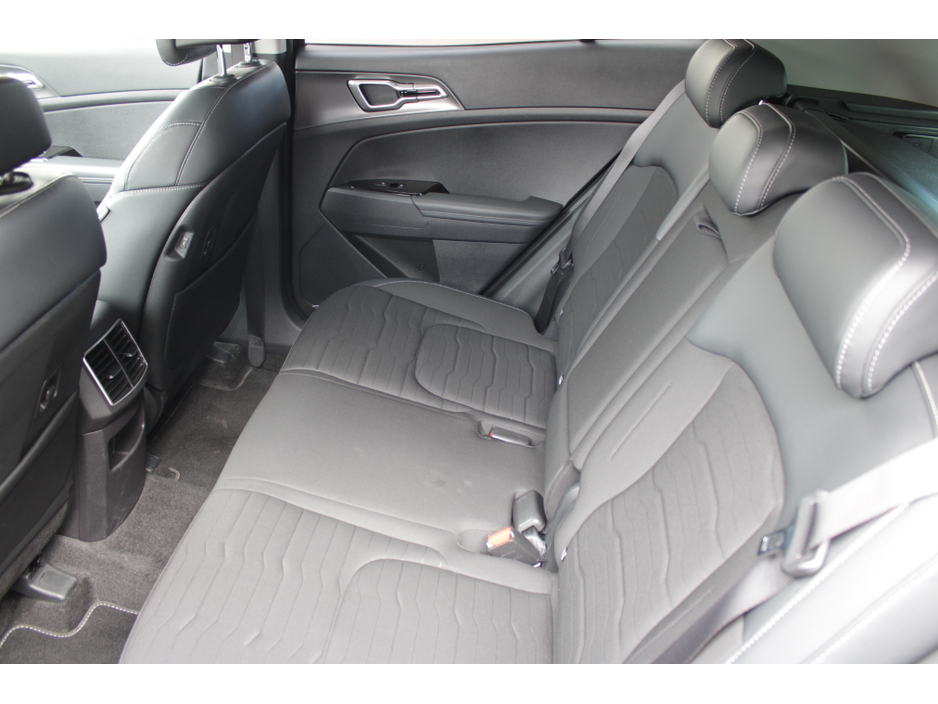 2023 Kia Sportage - image 23