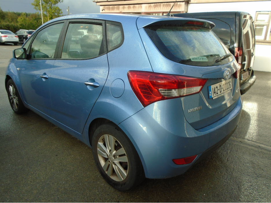 2014 Hyundai ix20 - image 2