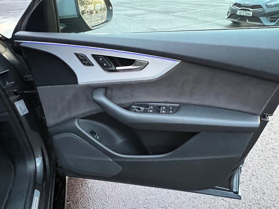 2019 Audi Q8 - image 42