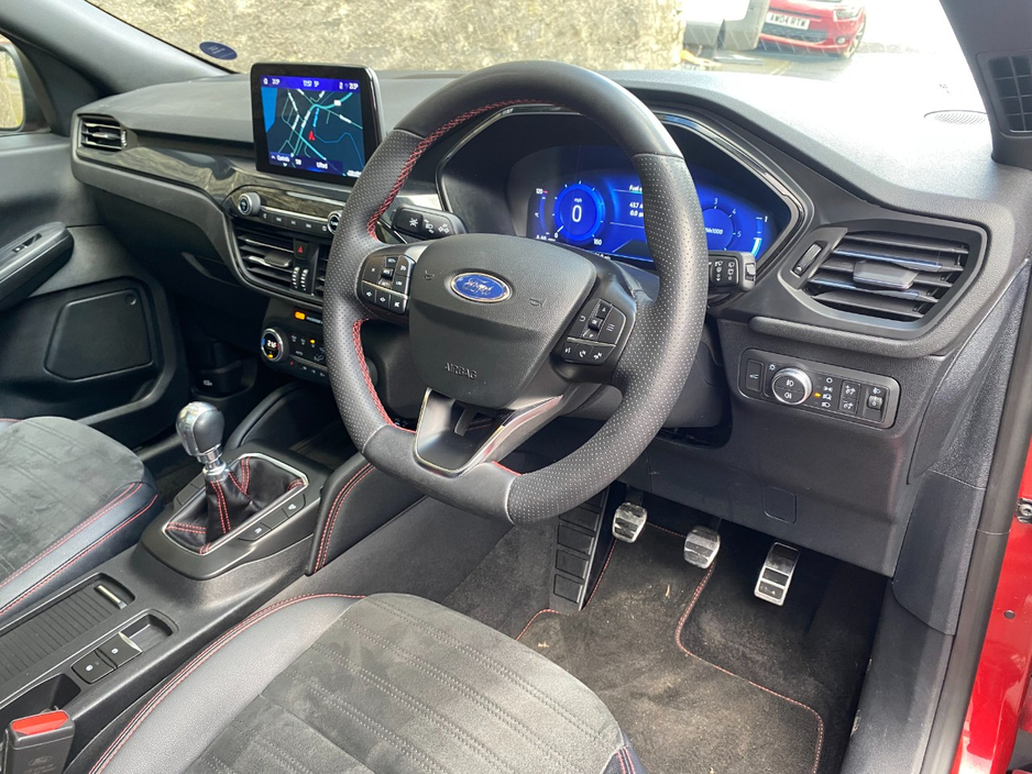 2022 Ford Kuga - image 10