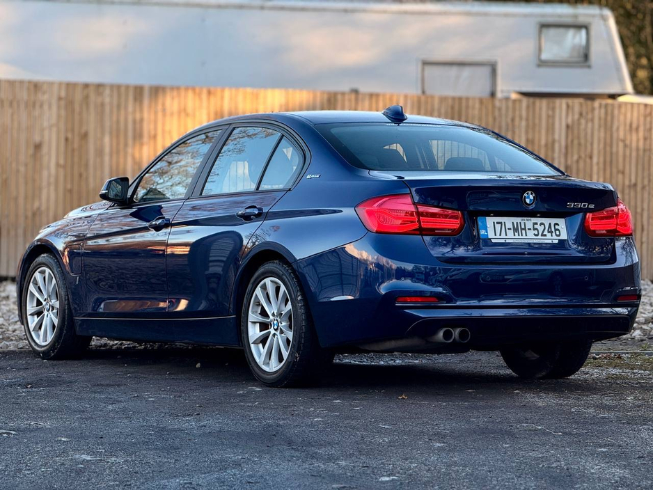 2017 BMW 3 Series - image 19