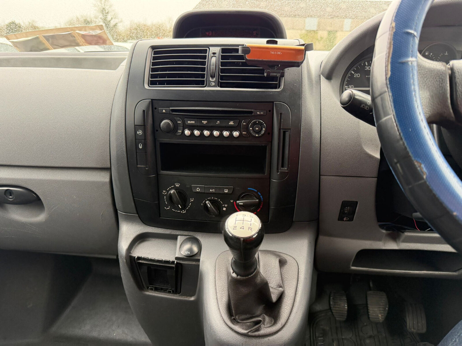 2011 Citroen Dispatch - image 10