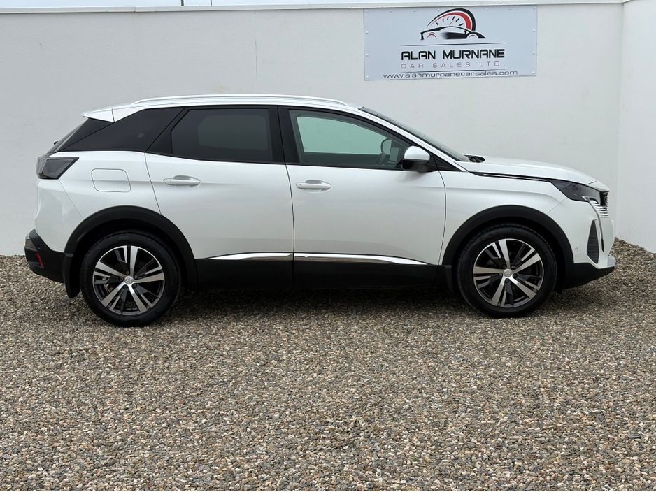2021 Peugeot 3008 - image 4