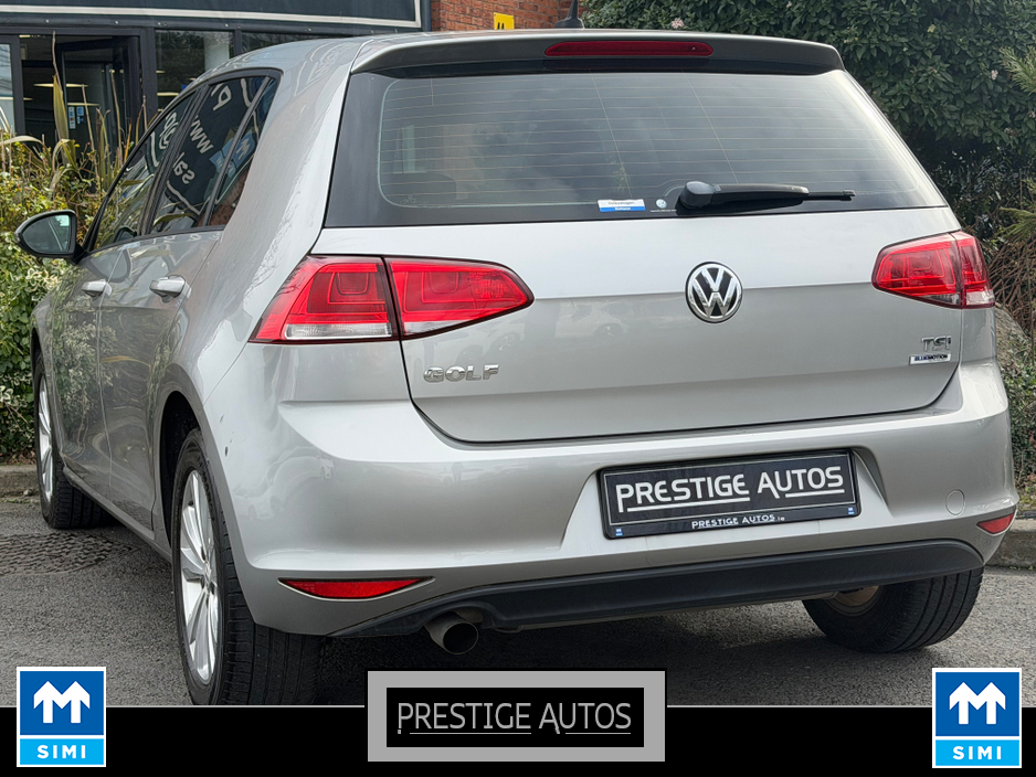 2015 Volkswagen Golf - image 29