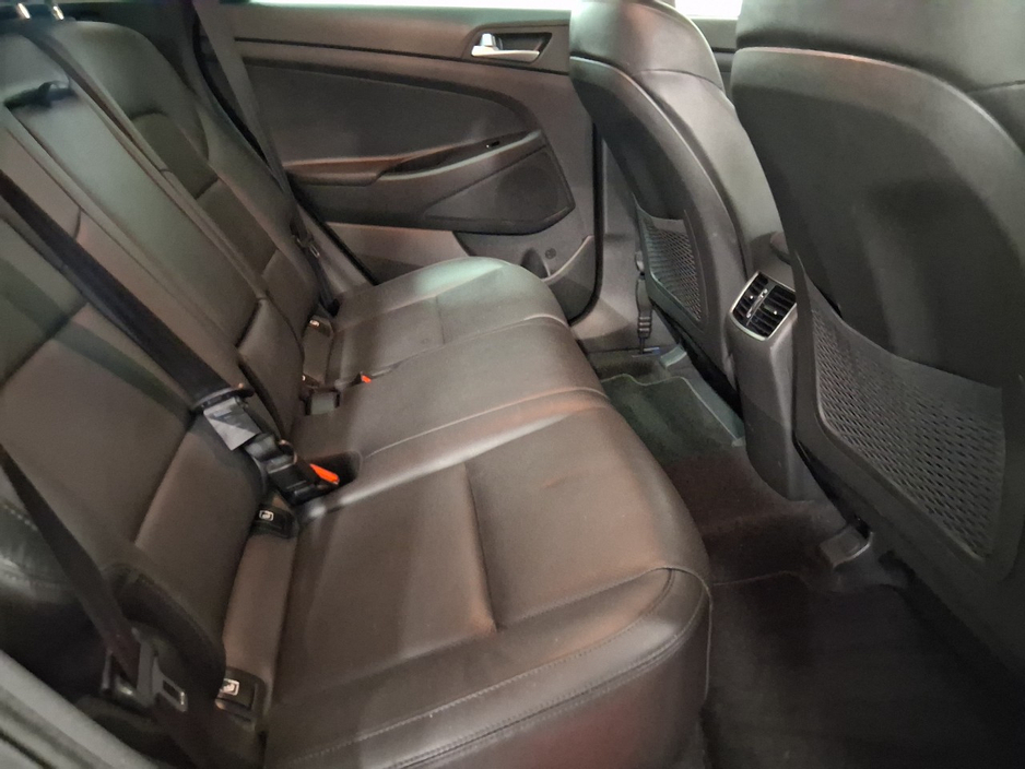 2017 Hyundai Tucson - image 8