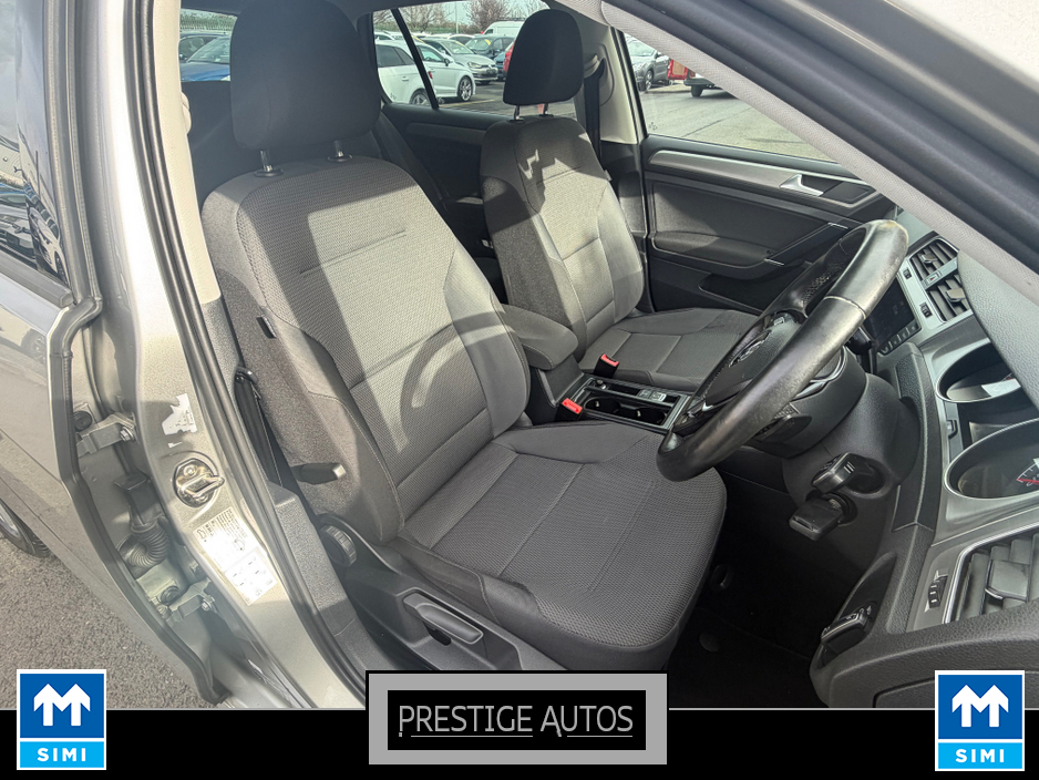 2015 Volkswagen Golf - image 10