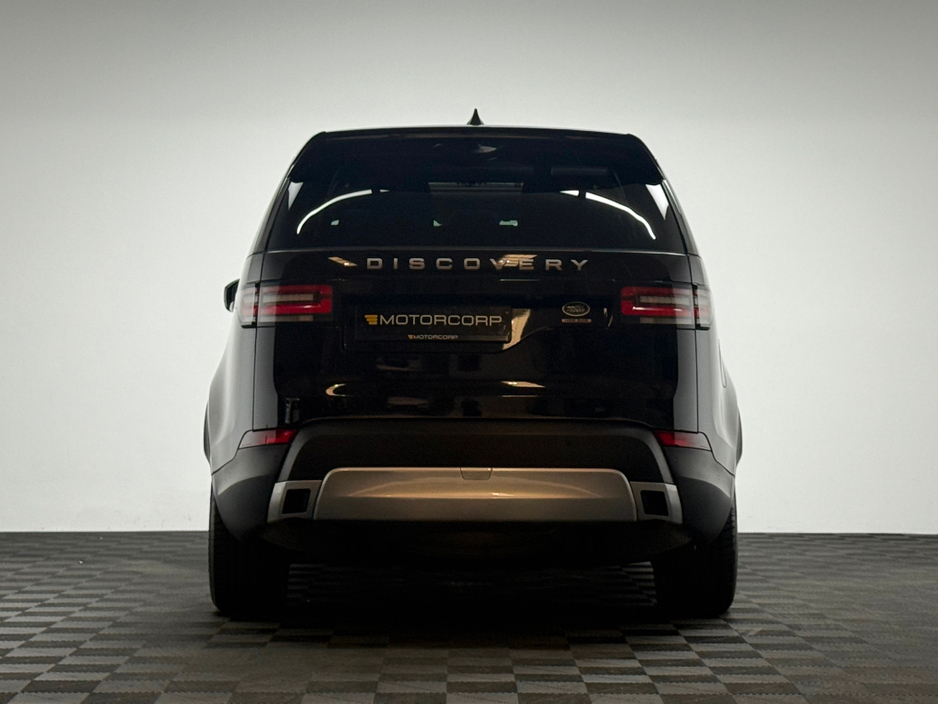 2020 Land Rover Discovery - image 6