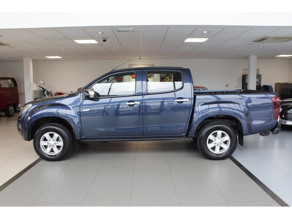 2017 Isuzu D-MAX - image 6