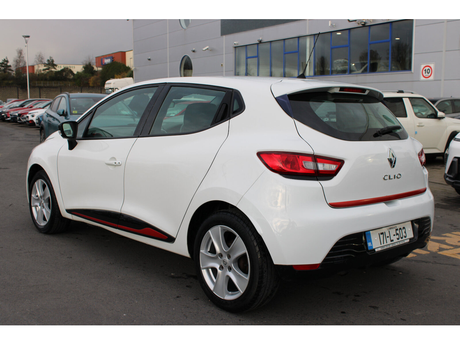 2017 Renault Clio - image 3