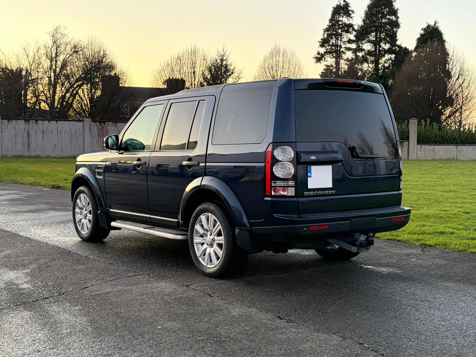 2016 Land Rover Discovery - image 8
