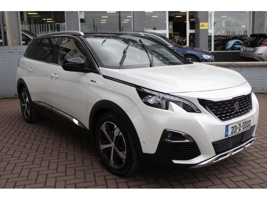 2020 Peugeot 5008 - image 2