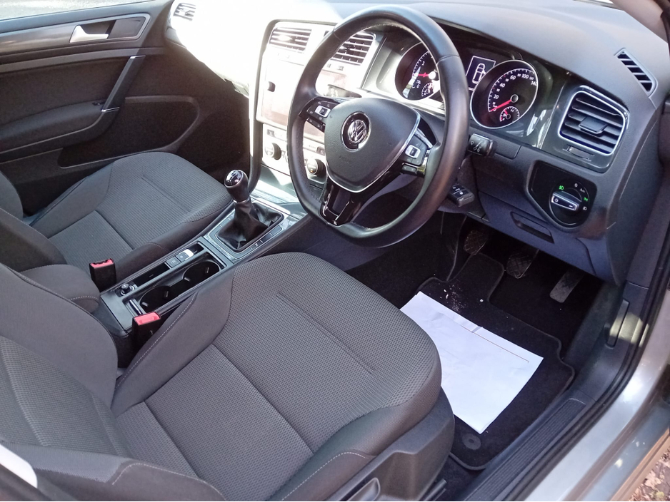 2019 Volkswagen Golf - image 10