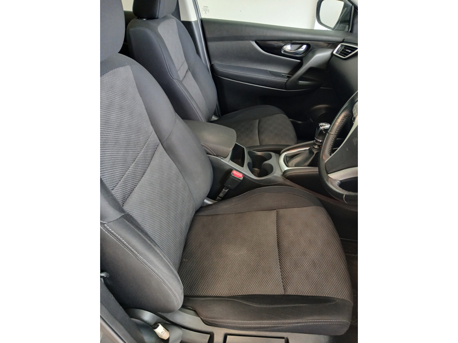 2017 Nissan Qashqai - image 9