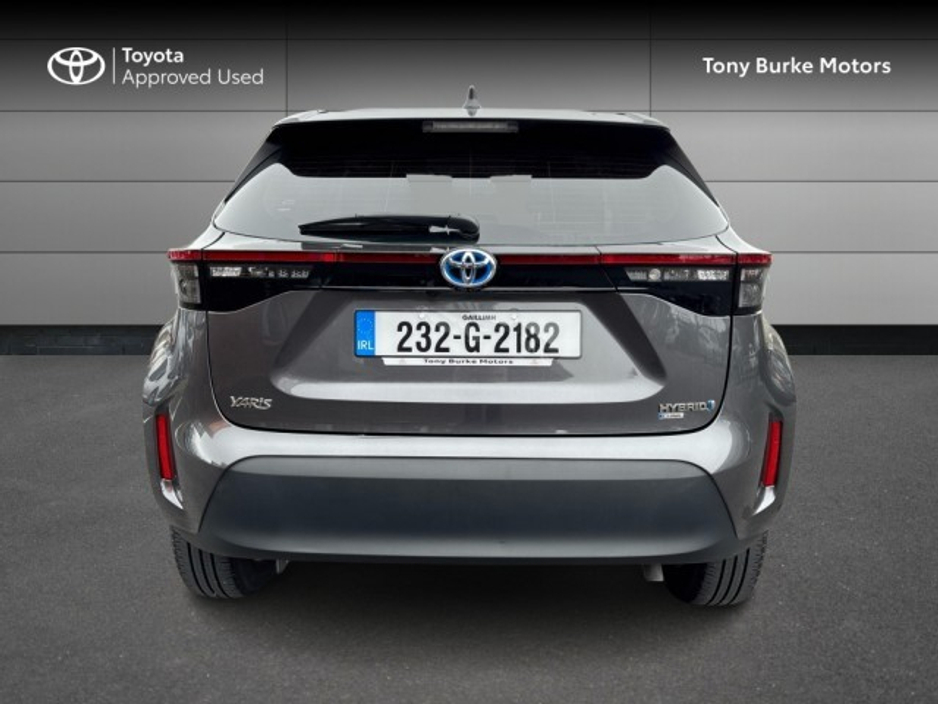 2023 Toyota Yaris Cross - image 5