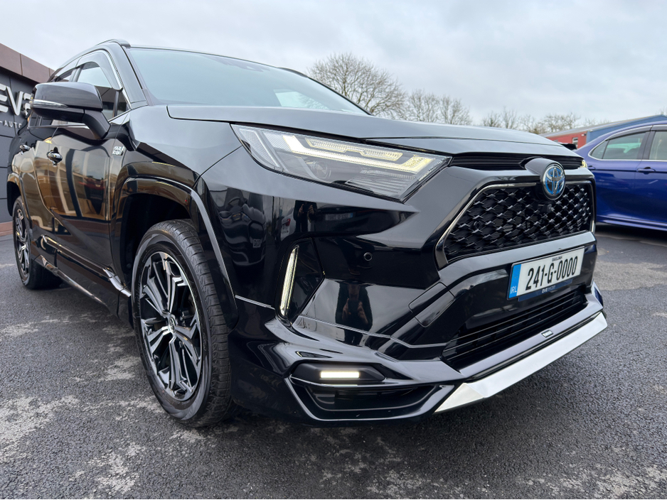 2024 Toyota Rav4 4X4 PHEV - Platinum Modelista - New model €48,940