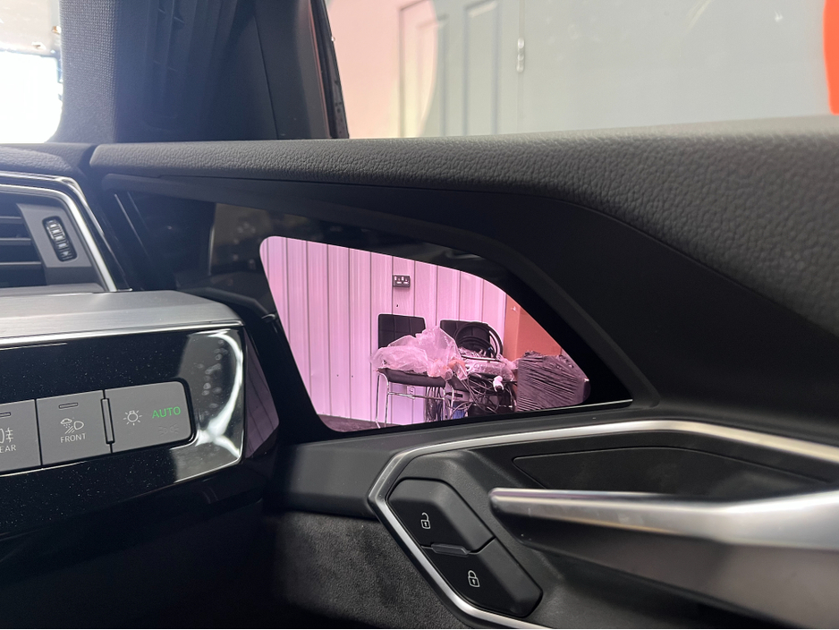 2021 Audi e-tron - image 27