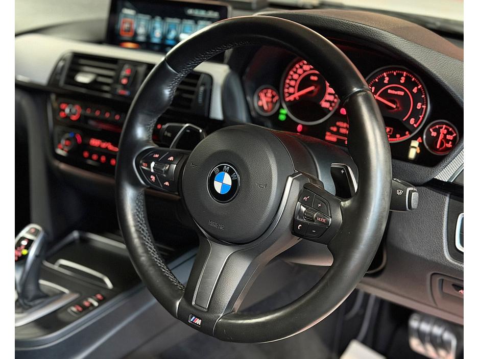 2016 BMW 3 Series - image 42