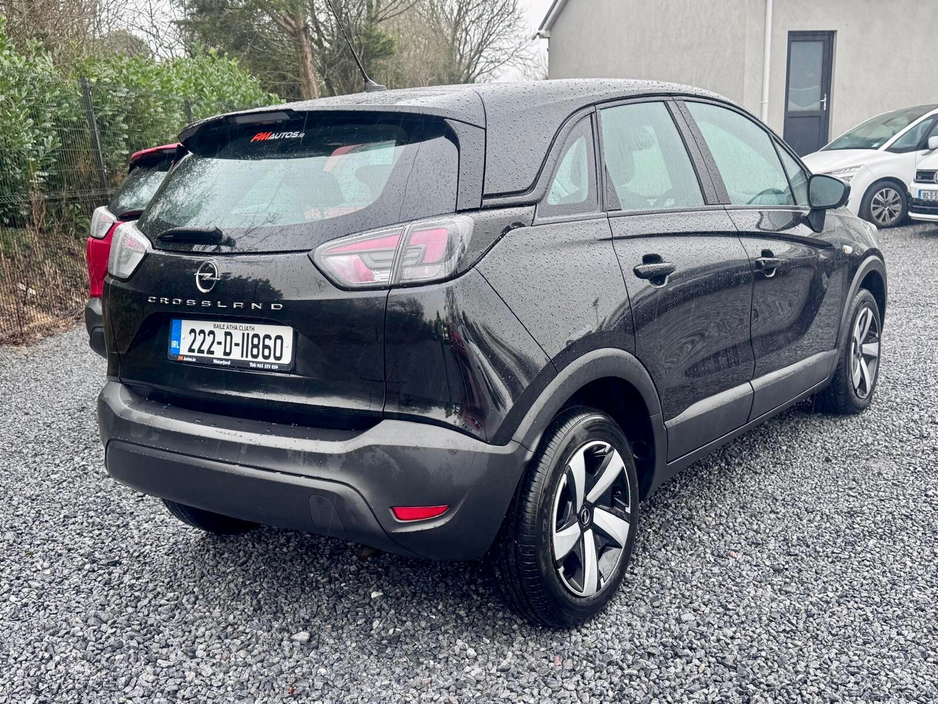2022 Opel Crossland - image 4