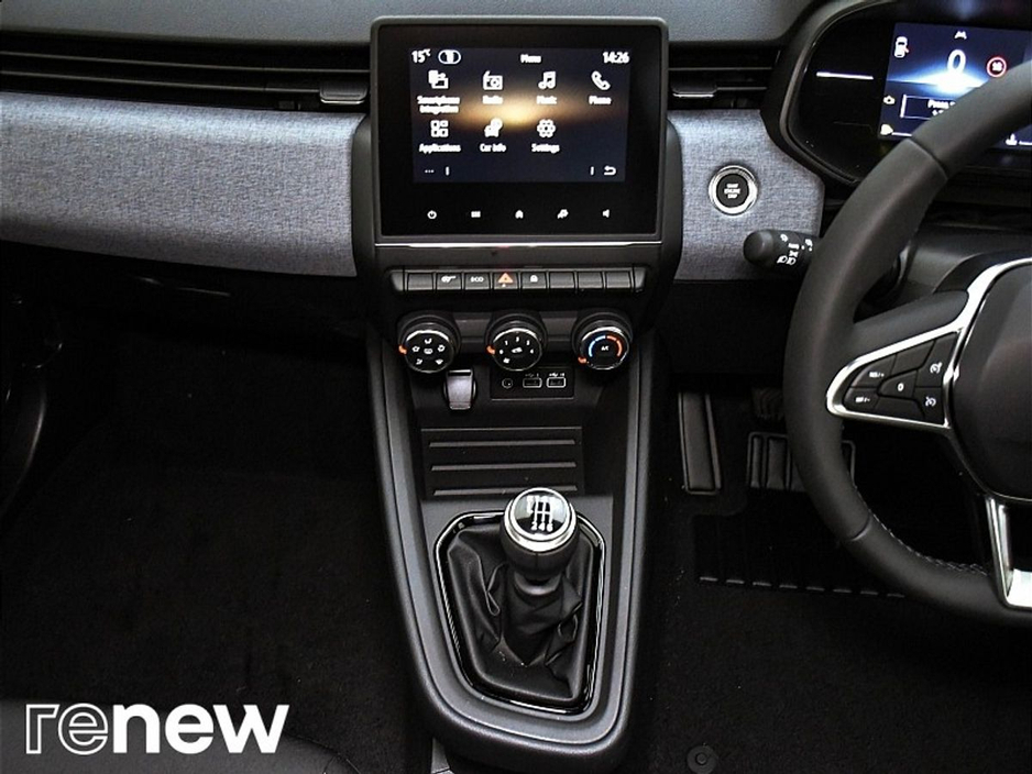 2025 Renault Clio - image 19