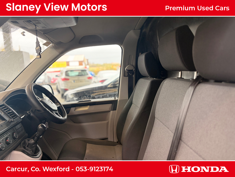 2019 Volkswagen Transporter - image 6