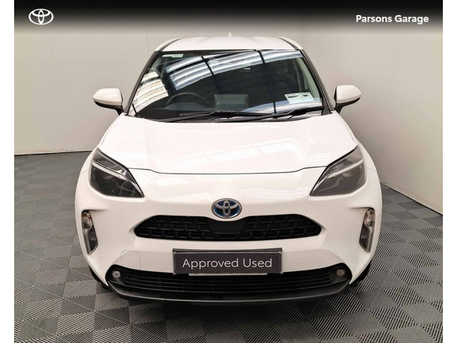 2024 Toyota Yaris Cross - image 5