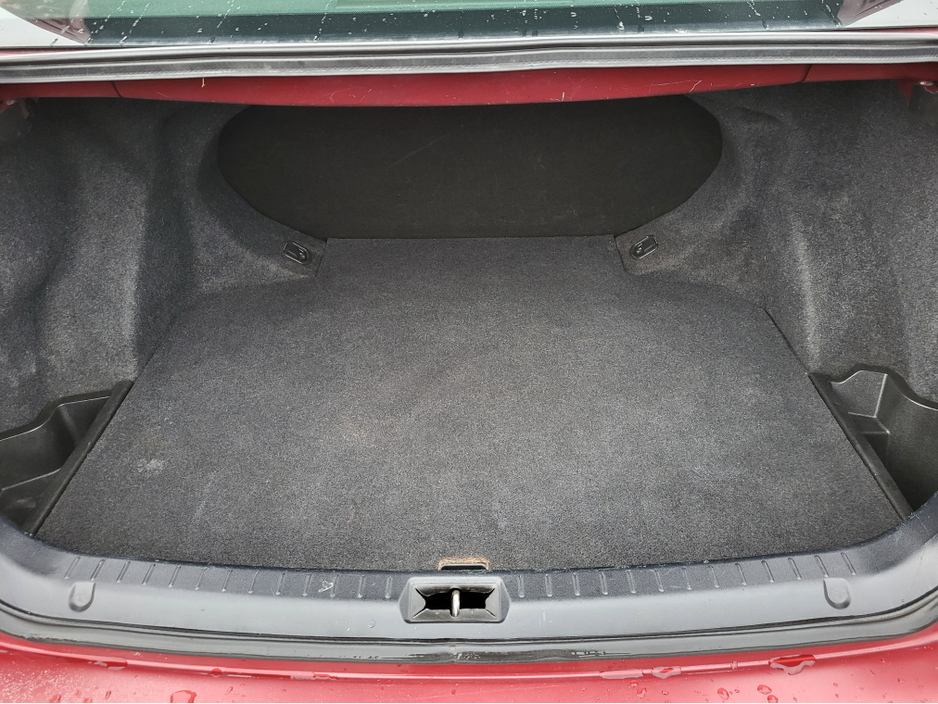 2006 Toyota Avensis - image 16