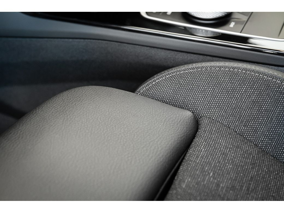 2022 BMW 1 Series - image 21