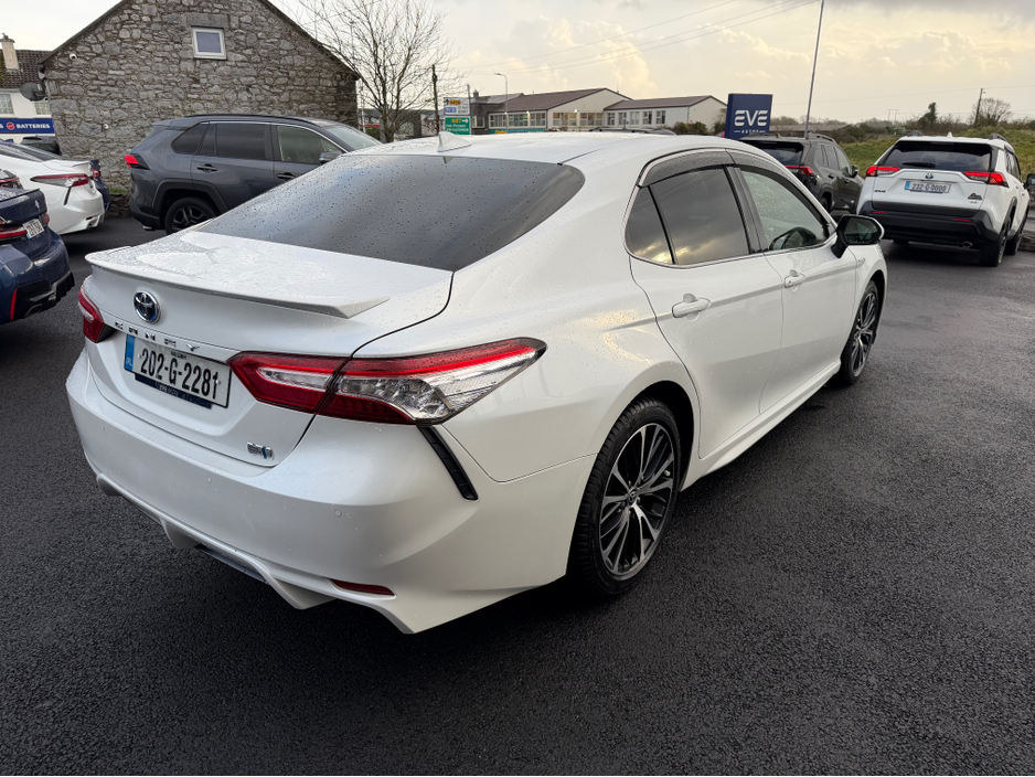 2020 Toyota Camry - image 3