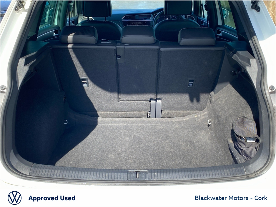 2024 Volkswagen Tiguan - image 10