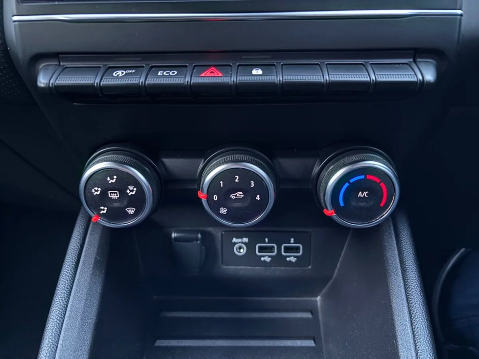 2022 Renault Clio Dynamique SCe 65 €14,000