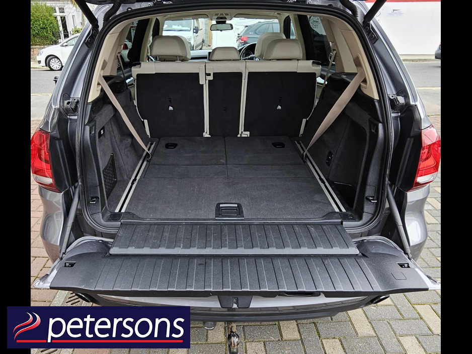 2017 BMW X5 - image 10