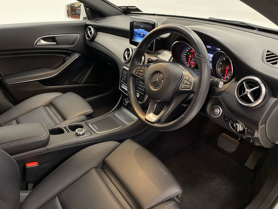 2019 Mercedes-Benz CLA Class - image 9