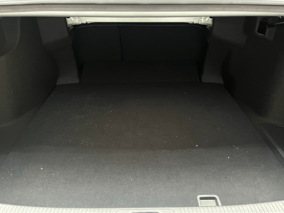 2020 Toyota Camry - image 8