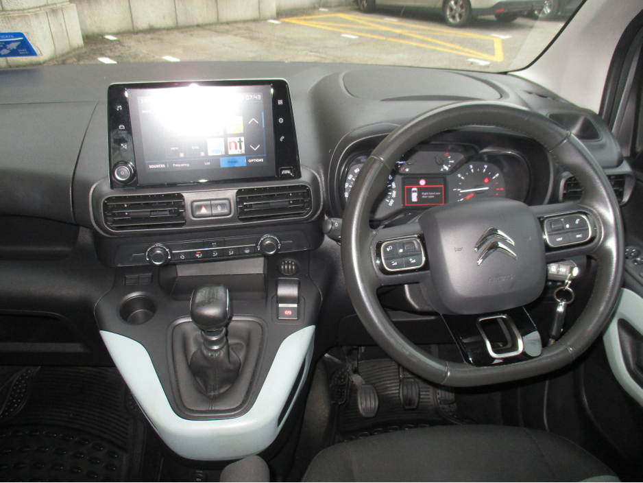 2023 Citroen Berlingo - image 7