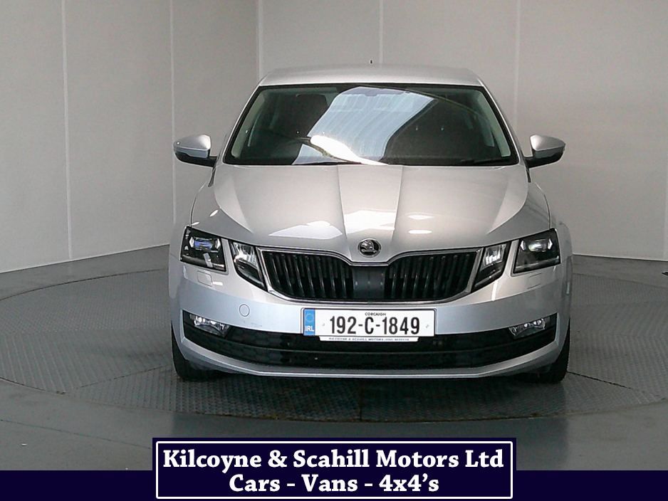 2019 Skoda Octavia - image 2