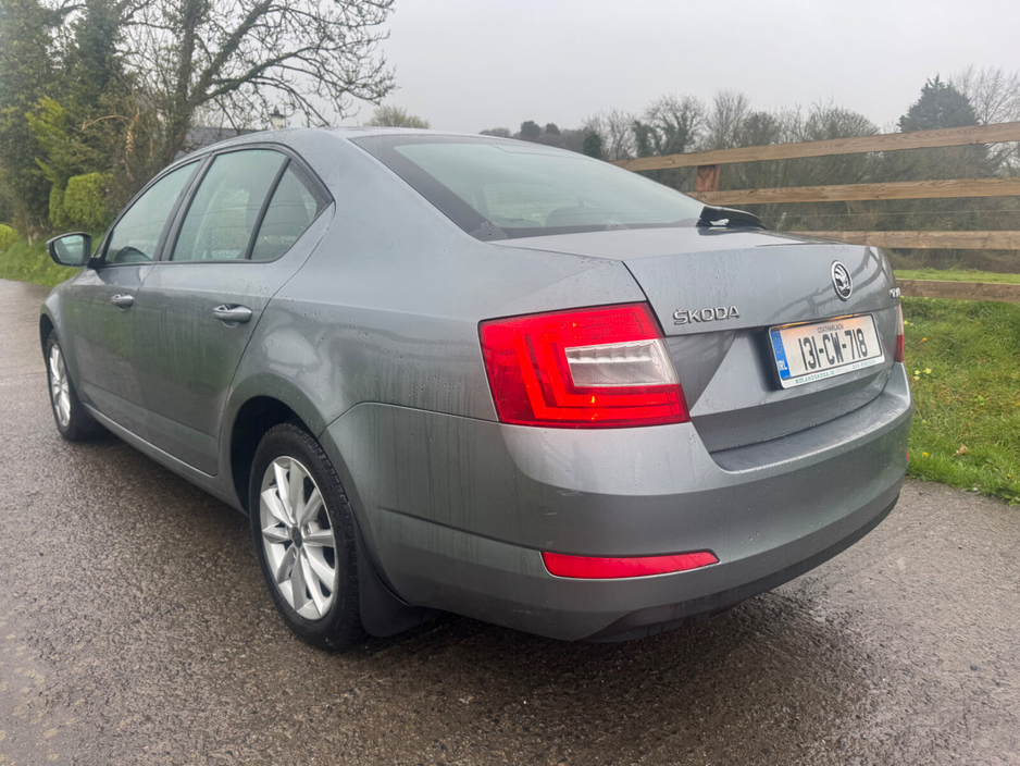 2013 Skoda Octavia - image 6