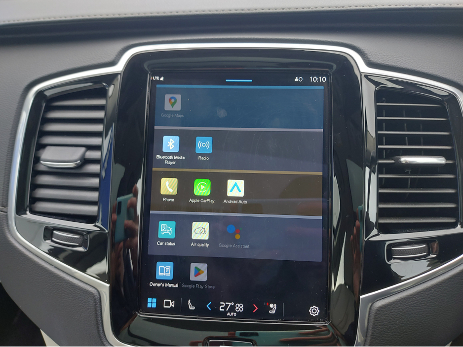 2023 Volvo XC90 - image 24