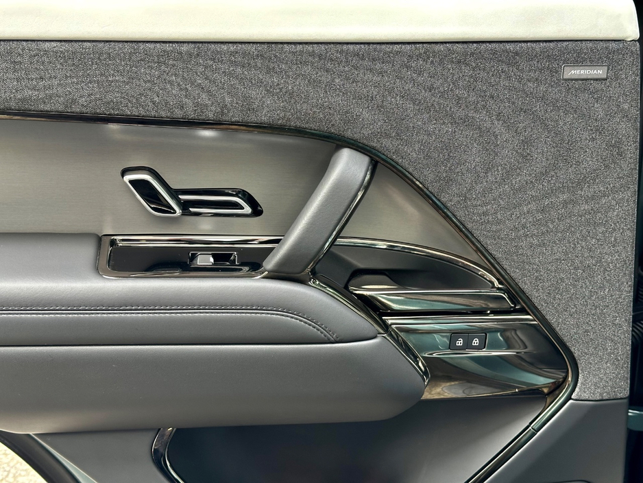 2023 Land Rover Range Rover Sport - image 13