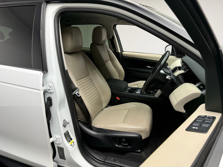 2020 Land Rover Discovery Sport - image 11