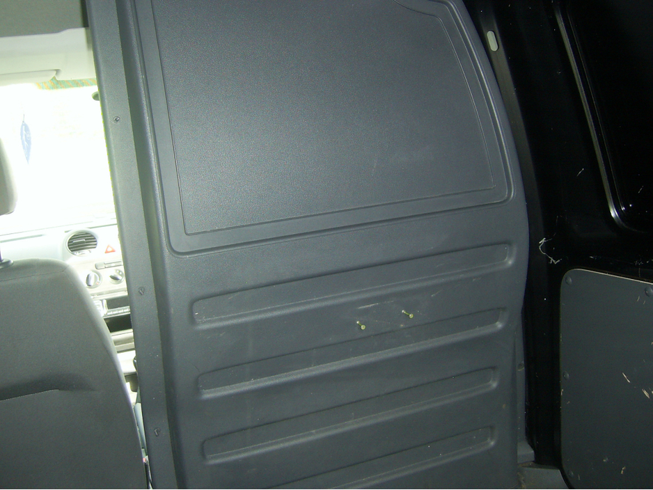 2015 Volkswagen Caddy - image 8