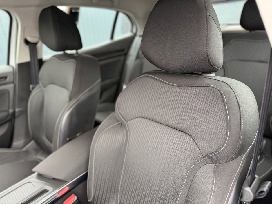 2018 Renault Megane - image 42