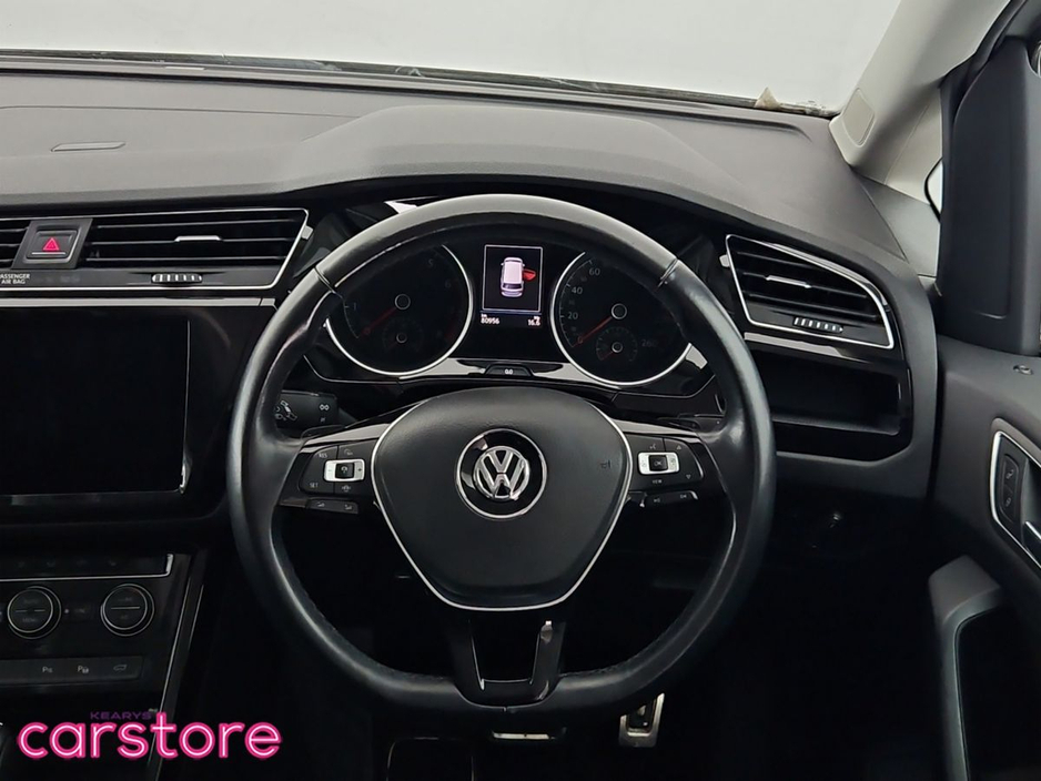 2020 Volkswagen Touran - image 18