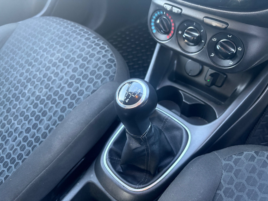 2016 Vauxhall Corsa - image 18