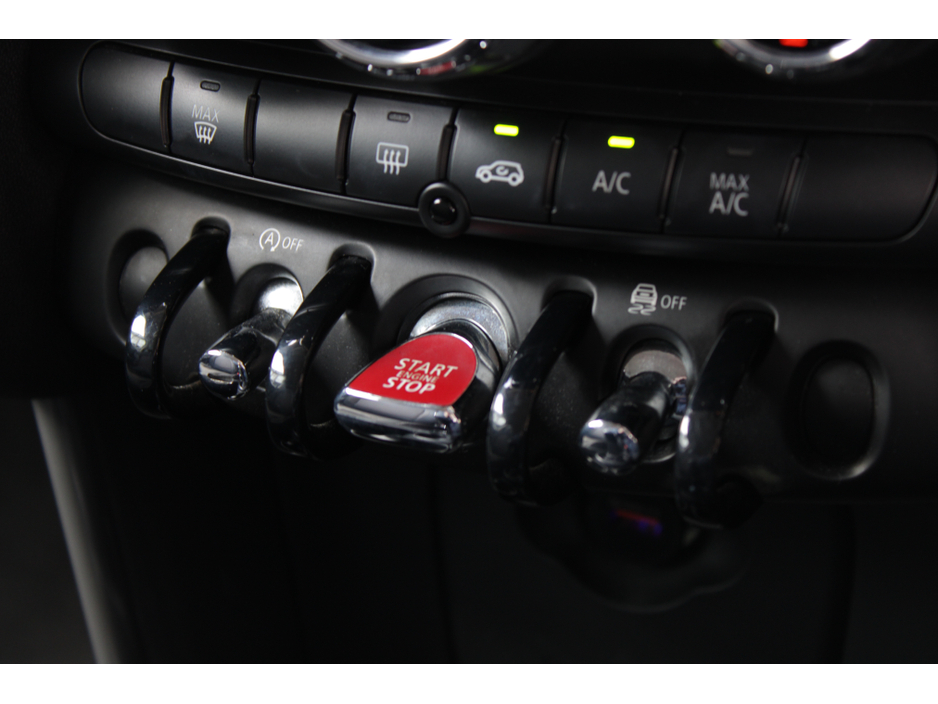 2019 MINI Cooper - image 15