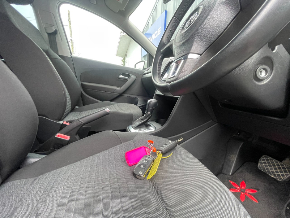 2014 Volkswagen Polo - image 18