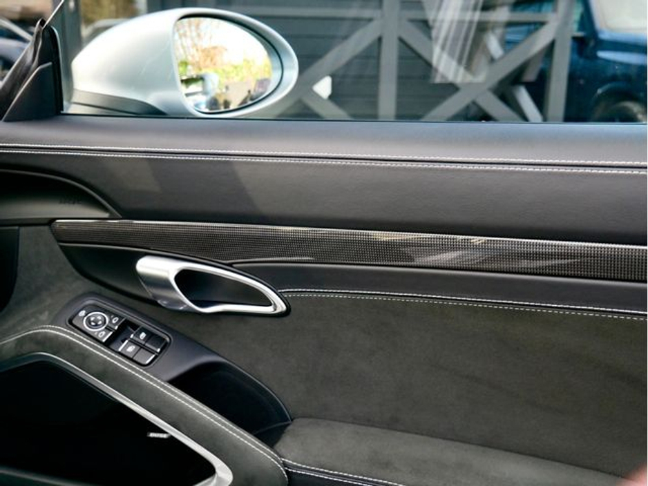 2023 Porsche Cayman - image 24