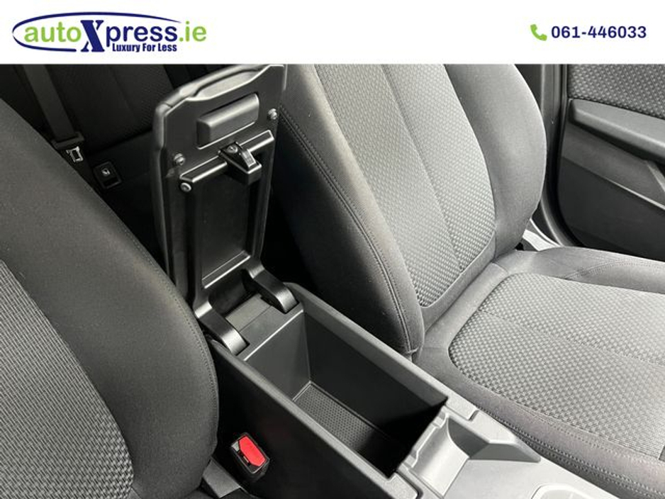 2020 BMW 1 Series - image 28